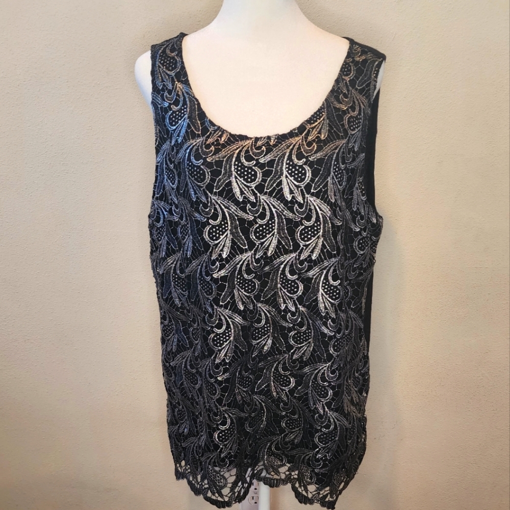 Black and lace sleeveless top, XL